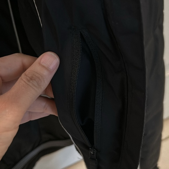 Ski Jacket ⛷️ - Picture 7 of 9